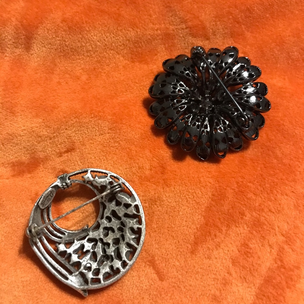 Classy Brooches - Picture 4 of 4
